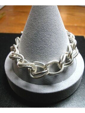 Silver Tone Chain-Link Bracelet With Toggle Clasp 6.5 Inch Size